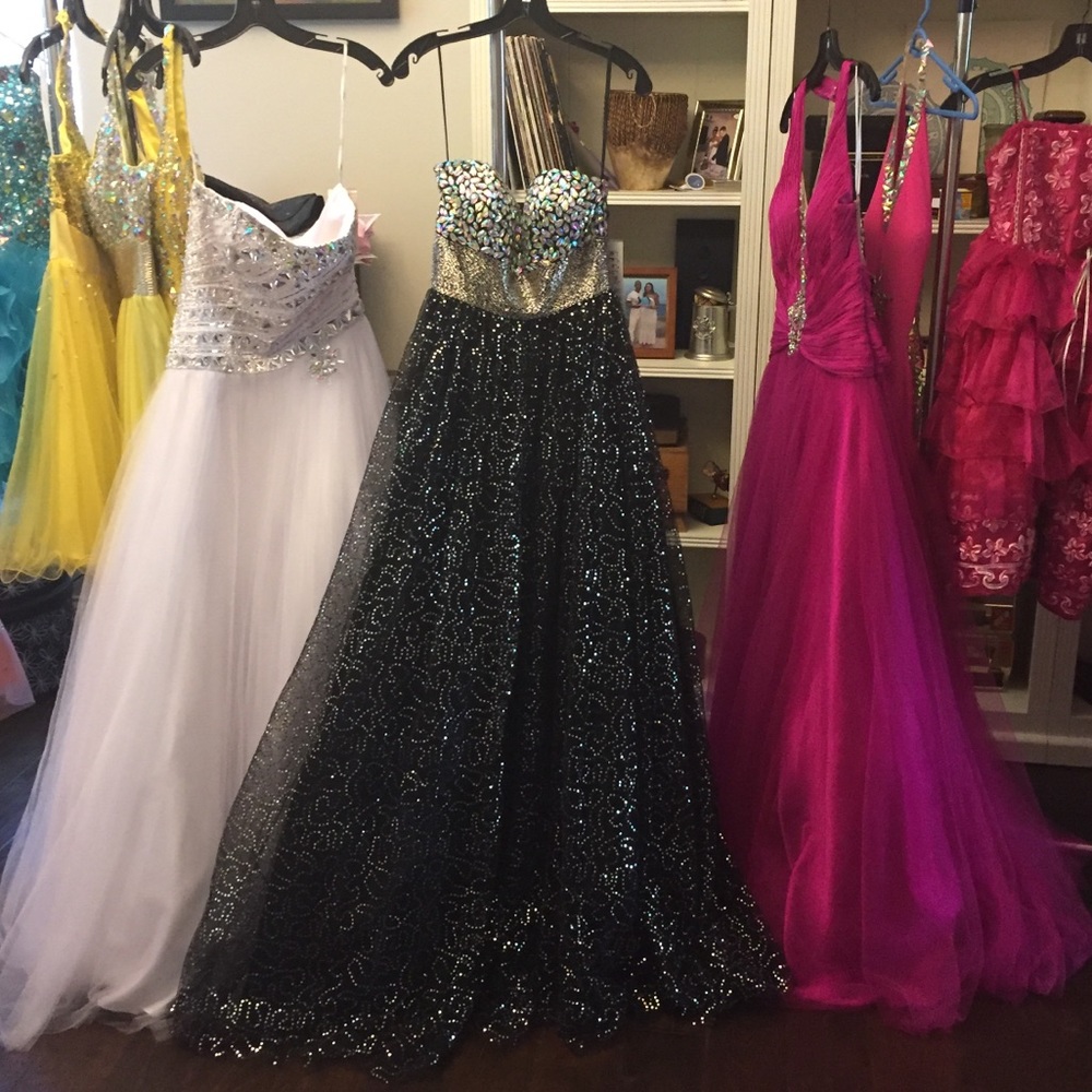 Black formal strapless ballgown - size 2